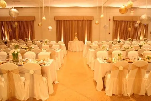 호텔 Faro Suites And Conference Center 아과디야